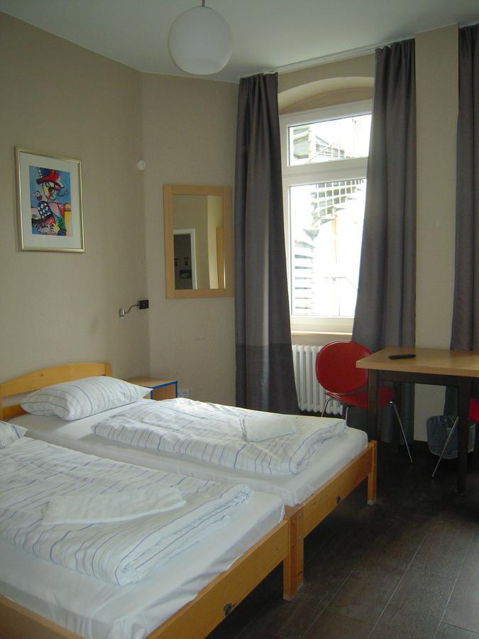 Happy Go Lucky Hotel + Hostel Schoneberg Berlin Exterior photo
