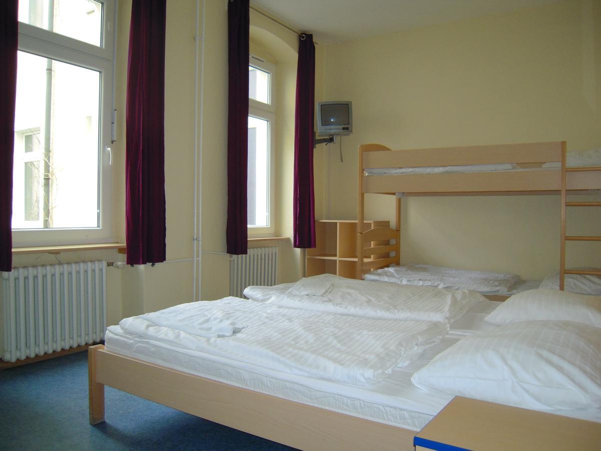 Happy Go Lucky Hotel + Hostel Schoneberg Berlin Exterior photo