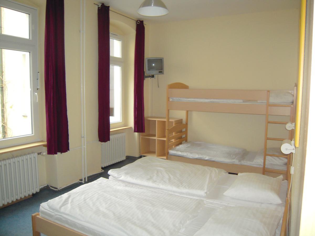 Happy Go Lucky Hotel + Hostel Schoneberg Berlin Exterior photo